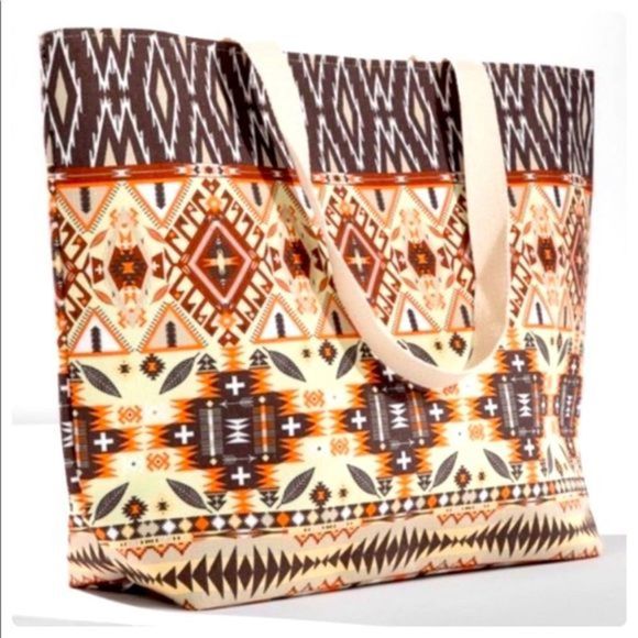 Boho tote with wristlet included! 👜 - Picture 4 of 5